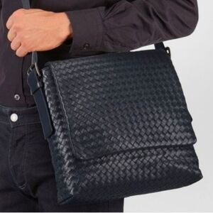 Bottega Veneta Black Woven Leather Men/Women Unisex Crossbody Messanger Bag Soft